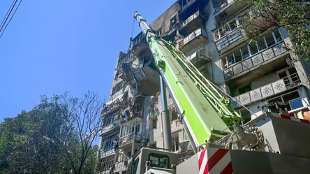 Нічний удар по Одесі — з-під завалів дістали тіло чоловіка - 285x160