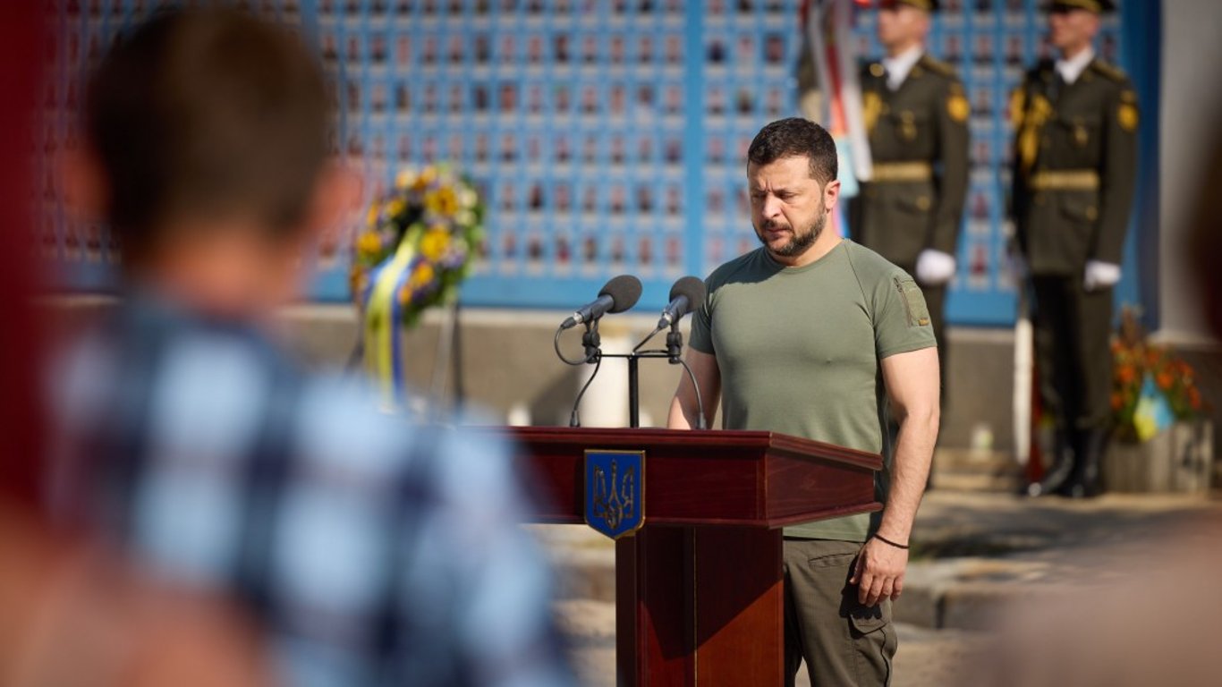 Зеленский принял участие в мероприятии ко Дню памяти защитников Украины