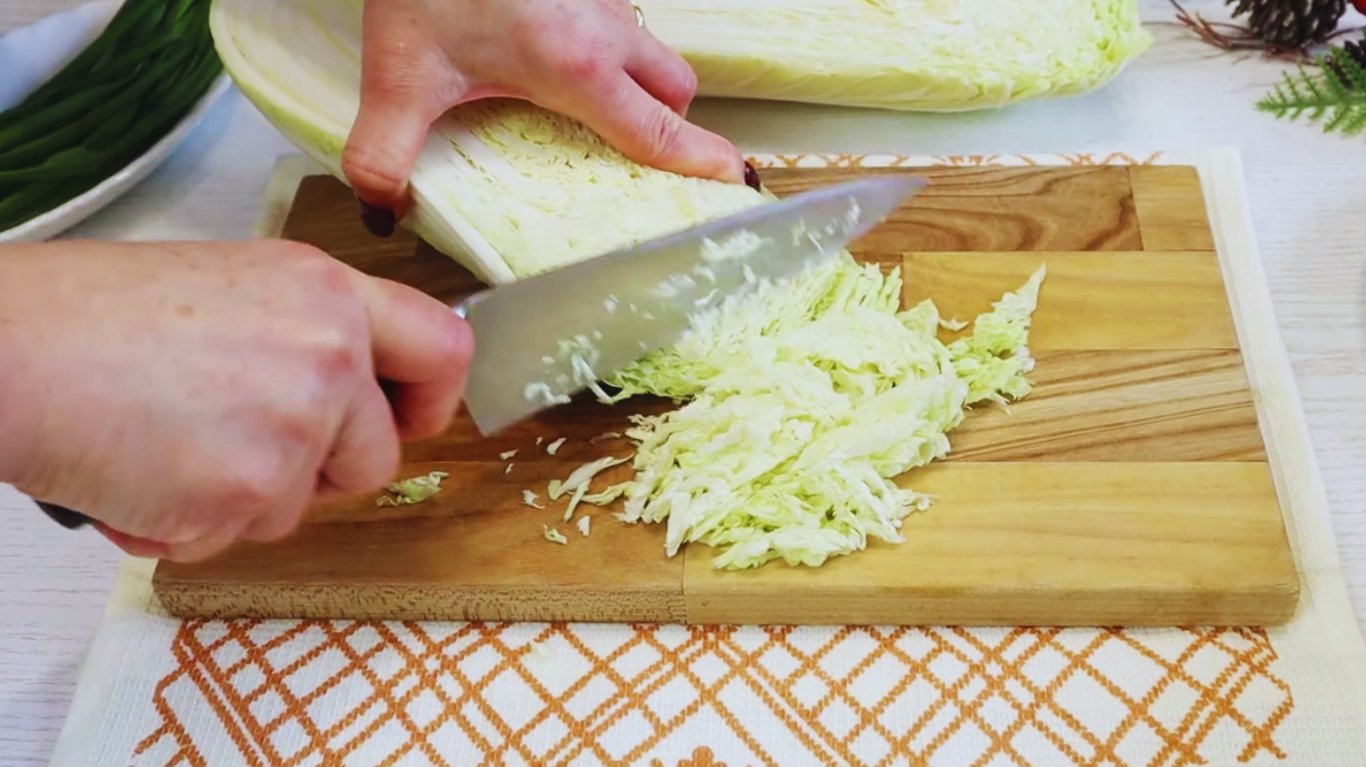 салат з пекінською капустою