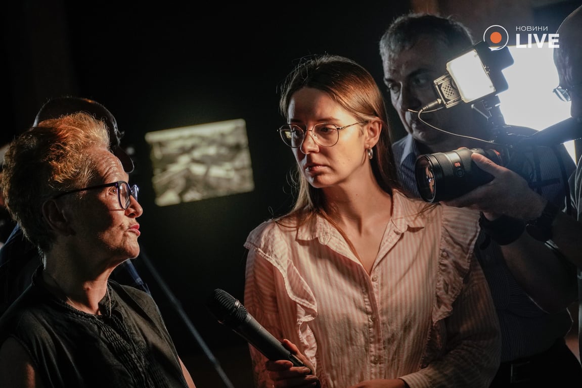 Выставка фото Виктории Ивлевой