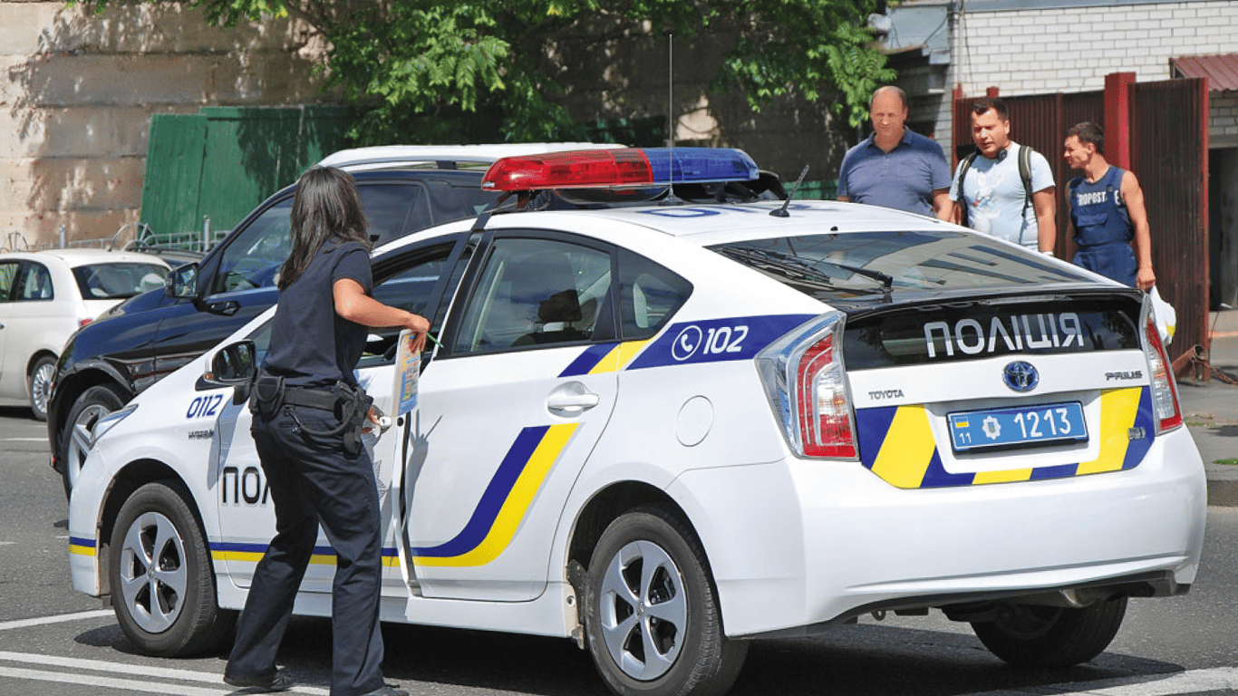 Поліція Києва затримала чоловіка, який вдарив ножем свого товариша