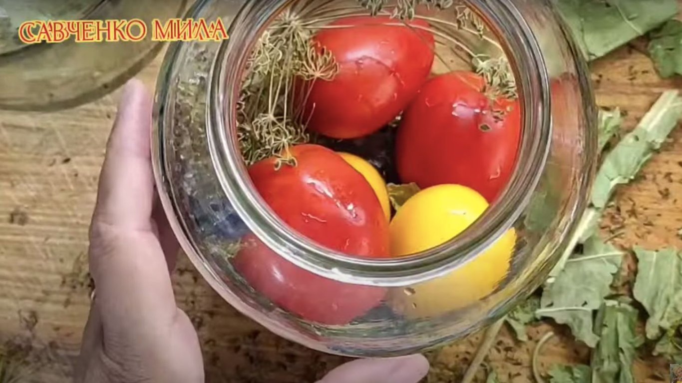 рецепт патисонів з помідорами на зиму