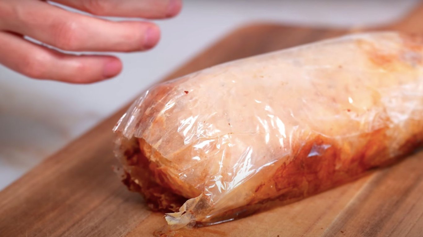 куряча ковбаса без оболонки та желатина 