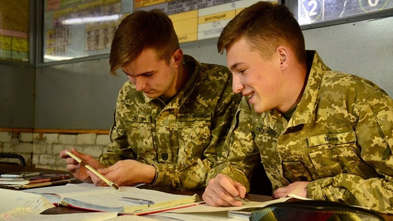 Ігнат розповів, де проходять навчання випускники Харківського університету Повітряних сил