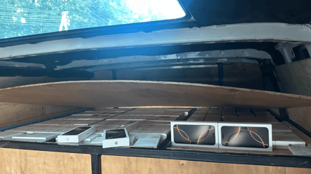 На кордоні виявили рекордну партію телефонів iPhone — деталі - 285x160