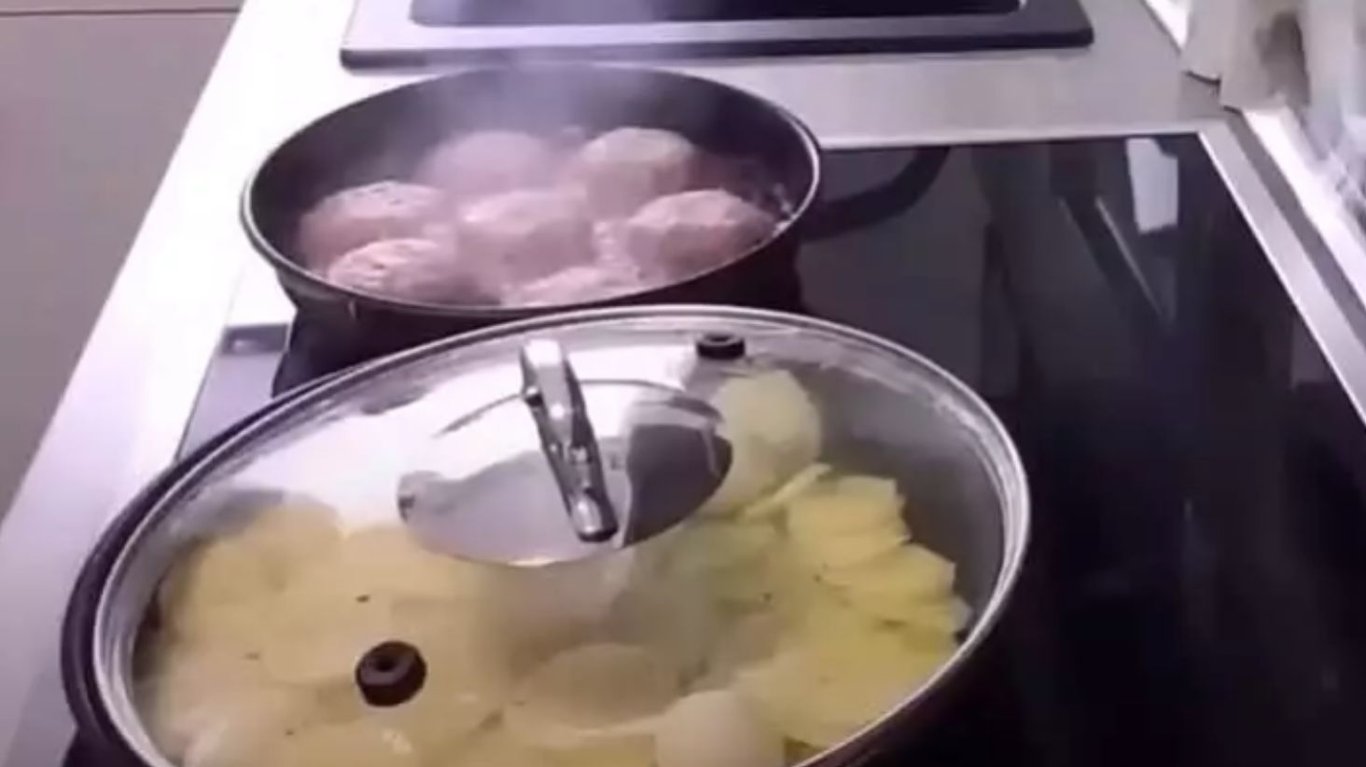 котлети по-селянськи за рецептом бабусі на смаженій картоплі