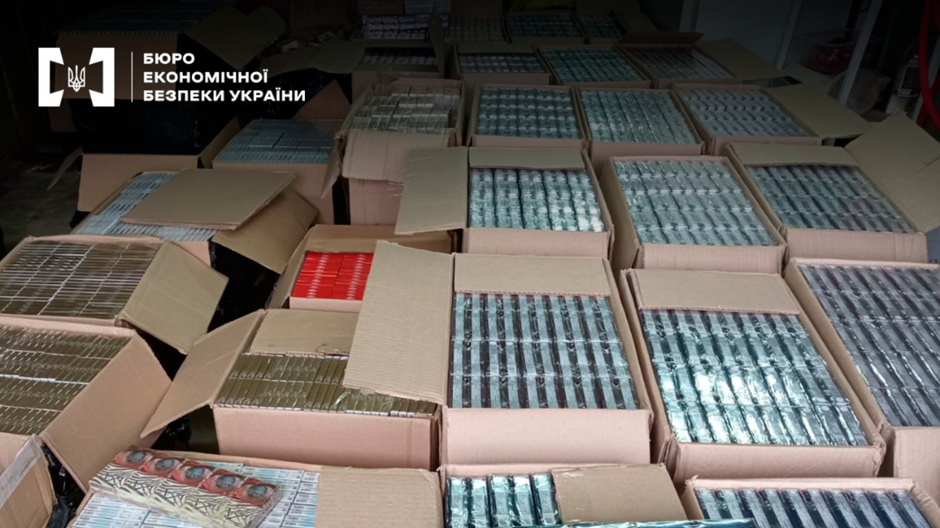 Контрафакт на 2 мільйони — в Одесі викрили "підприємця"