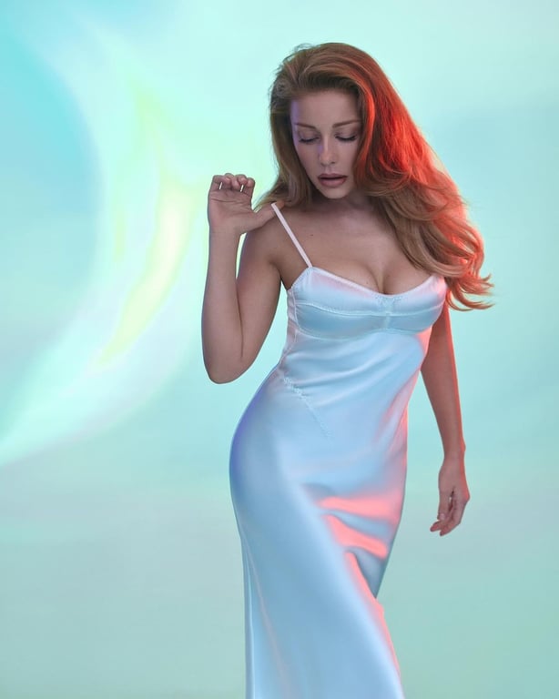 Тіна Кароль зачарувала новою сукнею