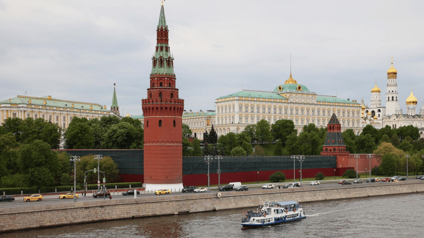 Почему Кремль увольняет чиновников Минобороны якобы за коррупцию