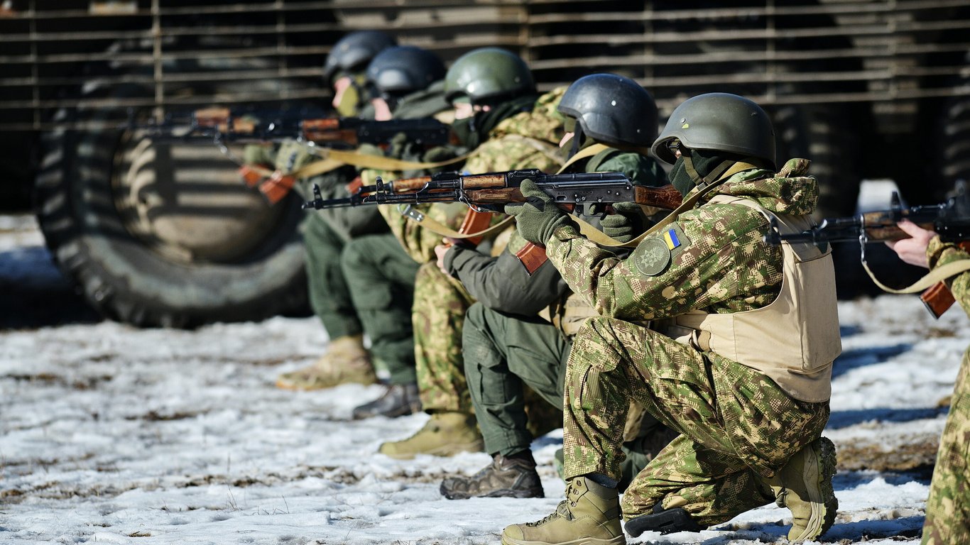 Харьковская ОВА показала как проходит обучение добровольцев «Гвардии наступления»