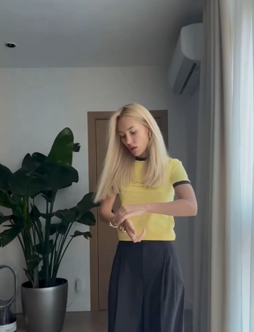 Даша Квіткова показала стильний осінній образ