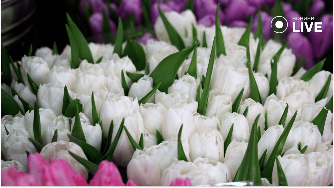 Квіти на Одеському привозі