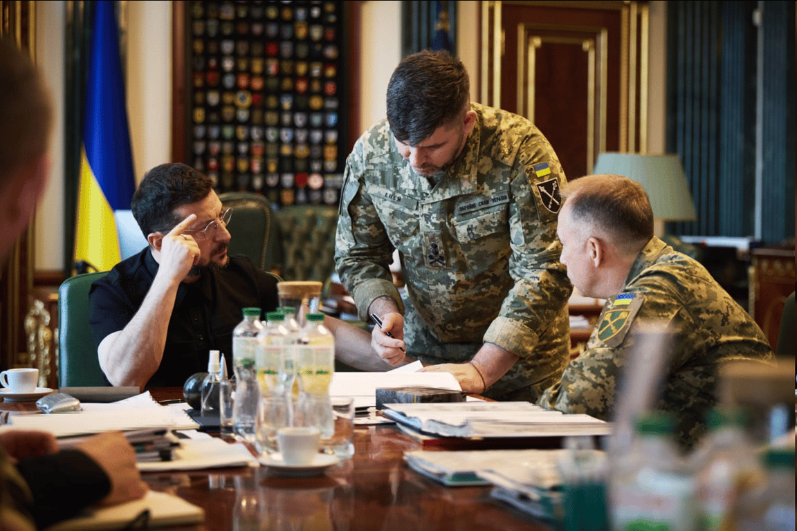Zelensky praises Ukraine's military gains on the frontline — photo 2