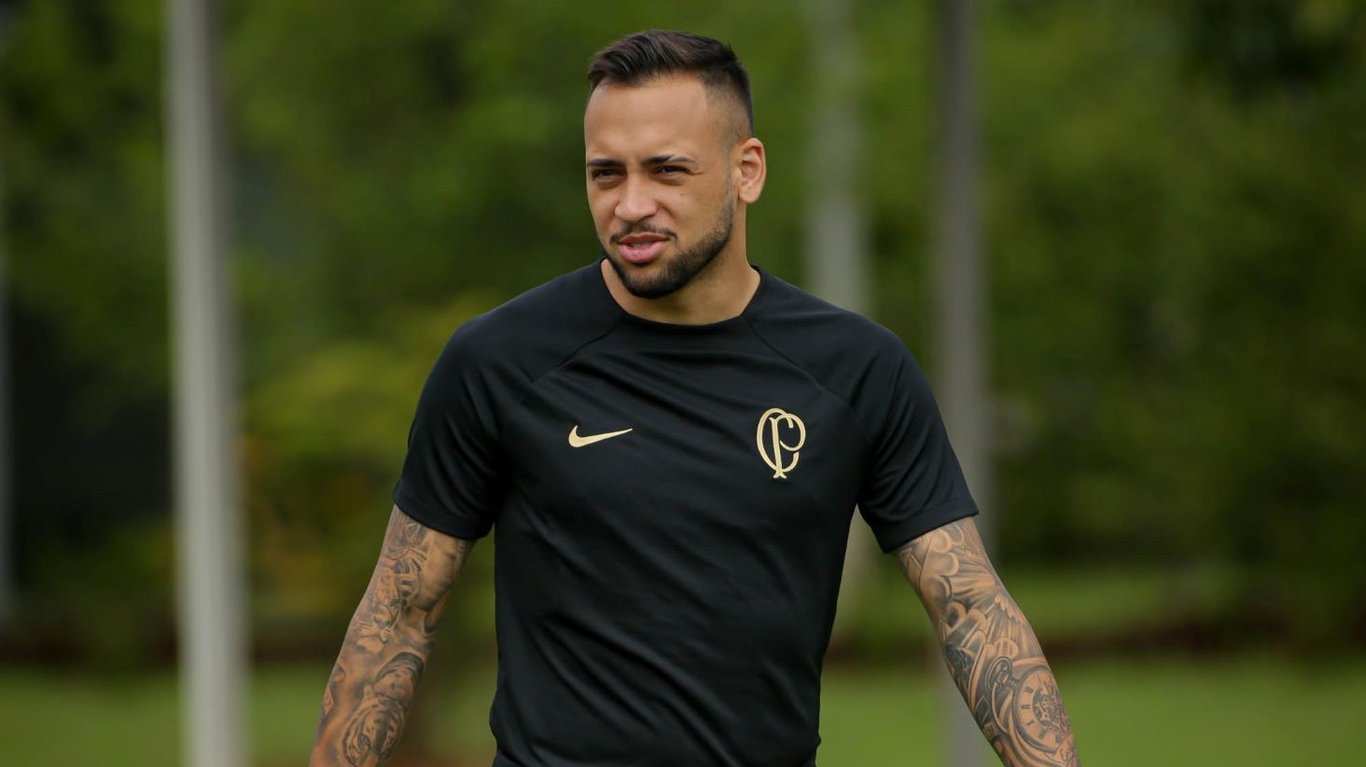 Майкон, футболіст