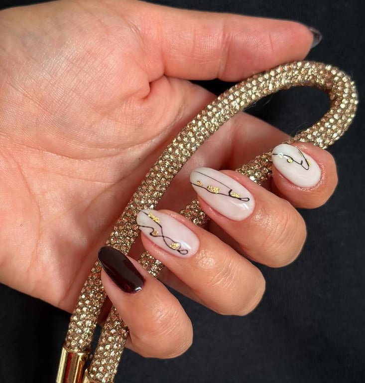 Кому підходять овальні нігті