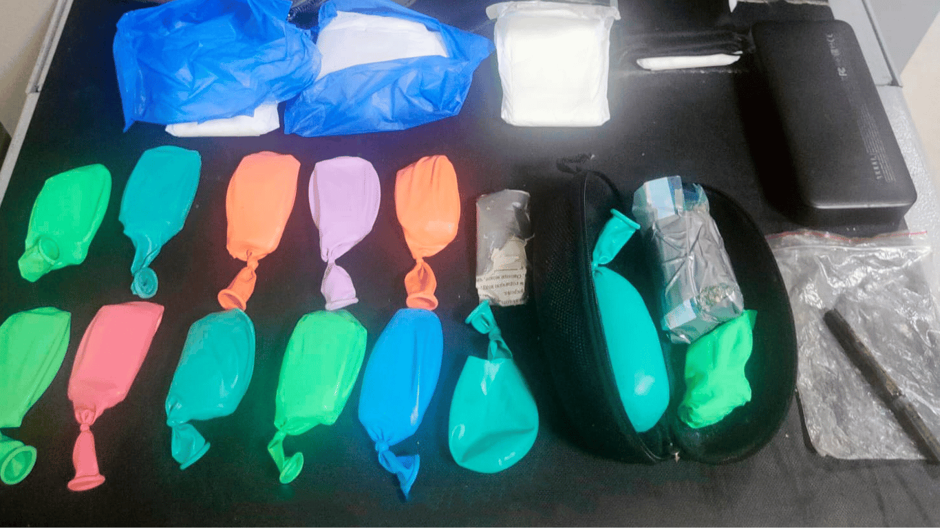 Службовий собака прикордонників на Одещині виявив наркотики в надувних кульках