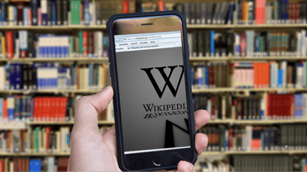 У Росії оштрафували власника Вікіпедії за не видалену статтю з "секретною інформацією" - 285x160
