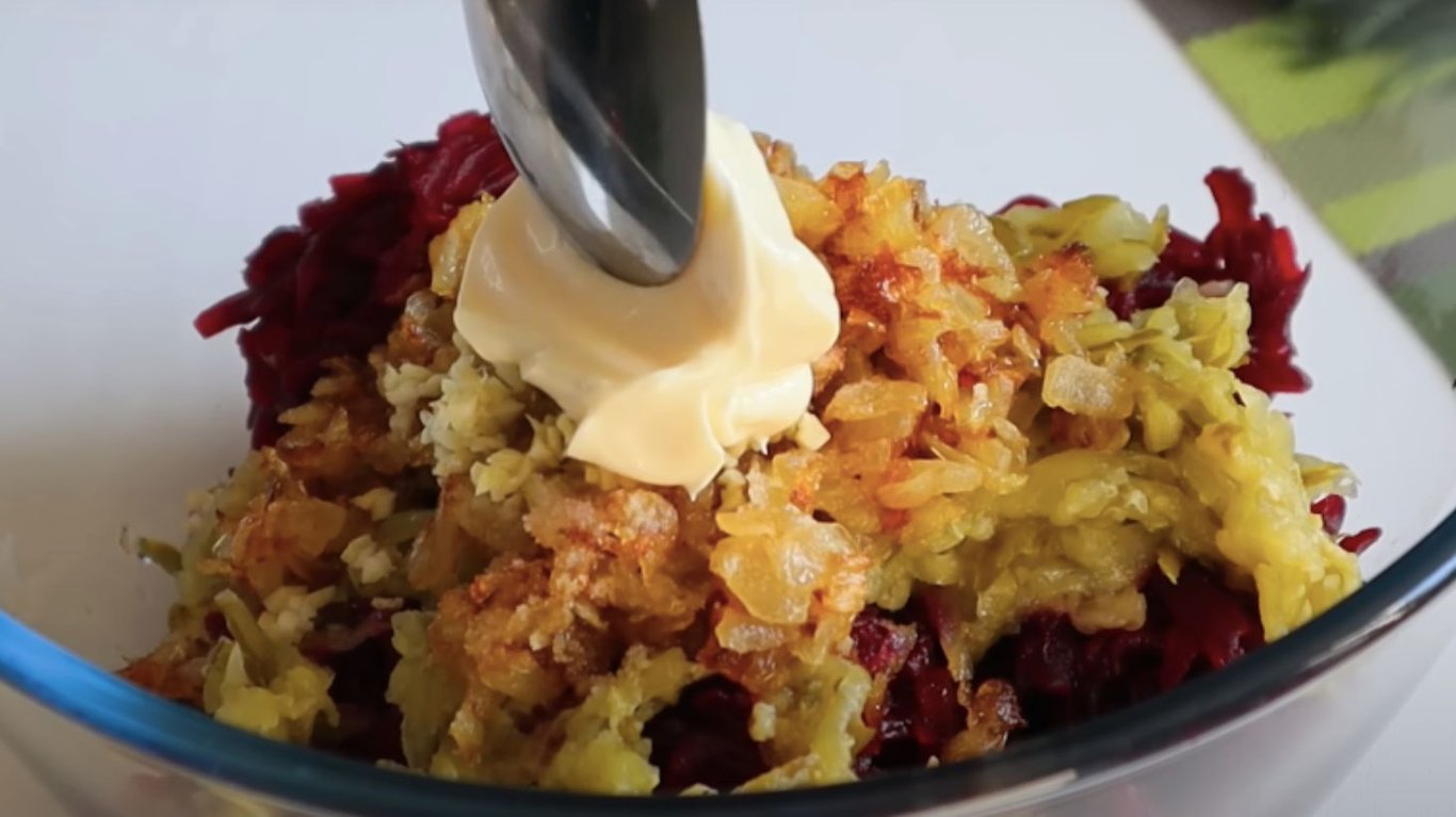 смачний та корисний салат з буряком 