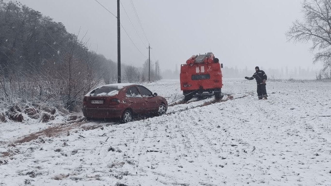 Снігопад в Україні — у яких регіонах чекати ускладнення руху