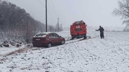 Снігопад в Україні — у яких регіонах чекати ускладнення руху - 285x160