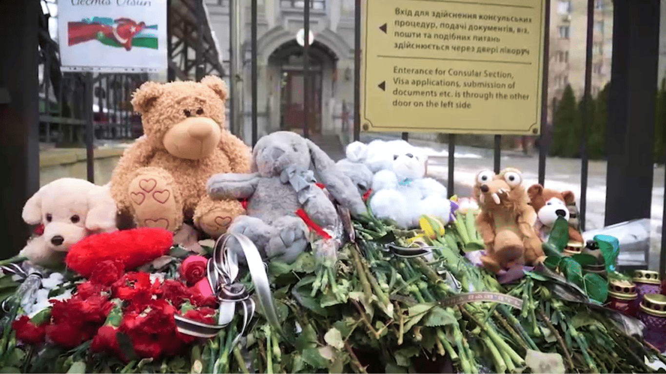 В Украине чтят память погибших в результате землетрясения в Турции