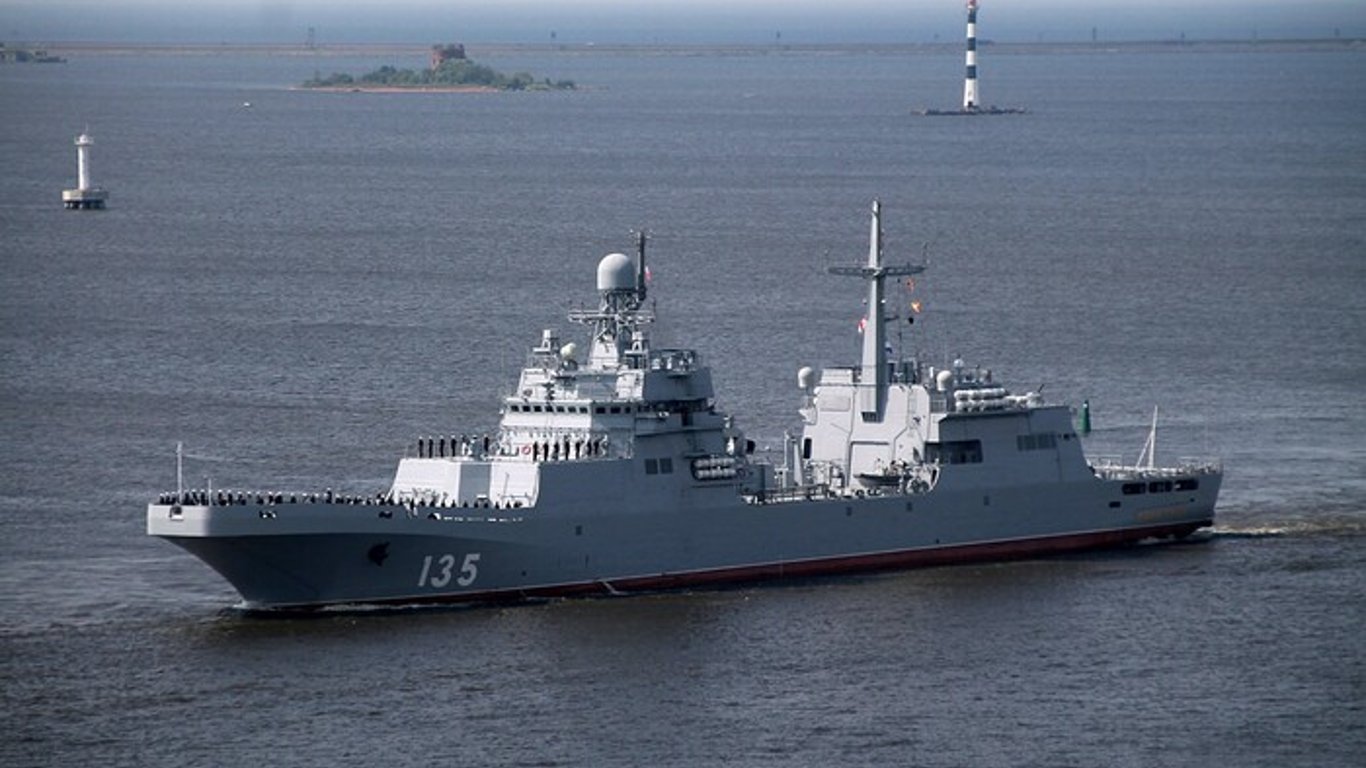 Прийшов, щоб піти на дно — Гуменюк про новий корабель РФ у Криму