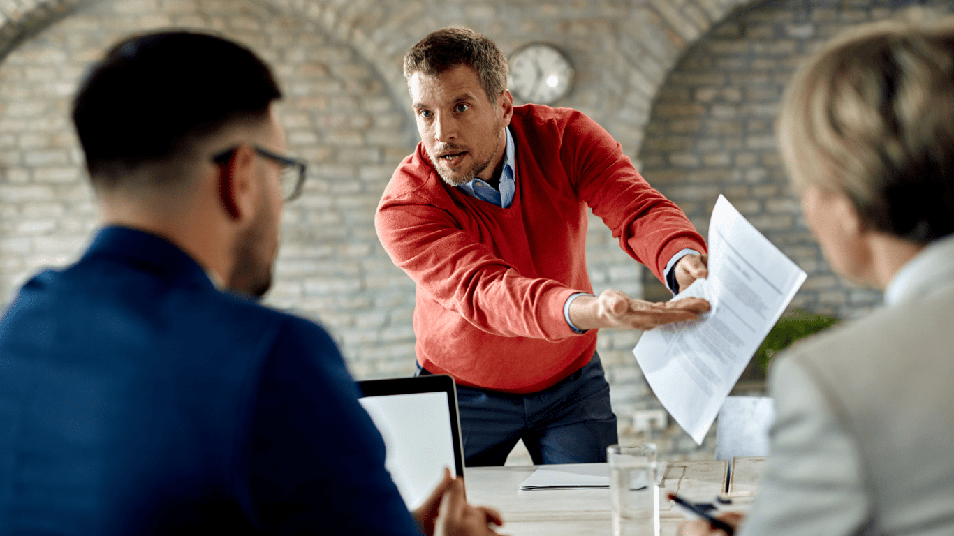 Хлопець злиться