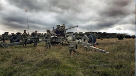 Испания на фоне войны в Украине решила обновить свою артиллерию - 285x160