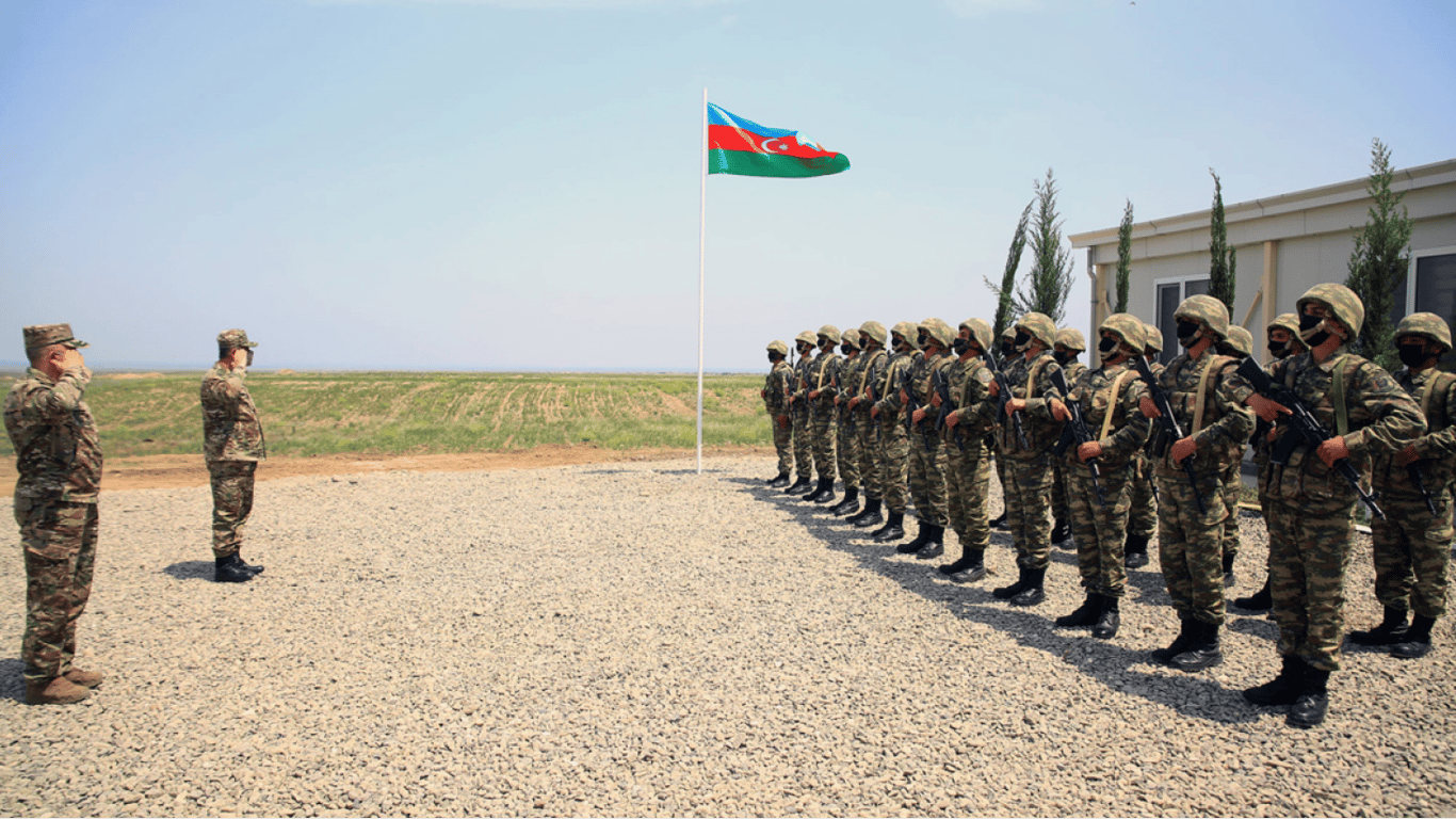 Азербайджан та Вірменія знову звинуватили один одного в обстрілах