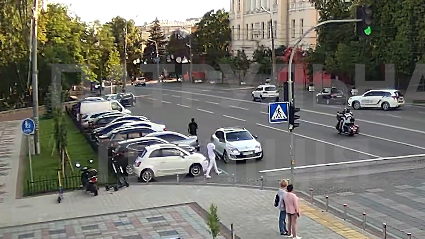 Киевские патрульные показали видео погони за мотоциклистом-нарушителем