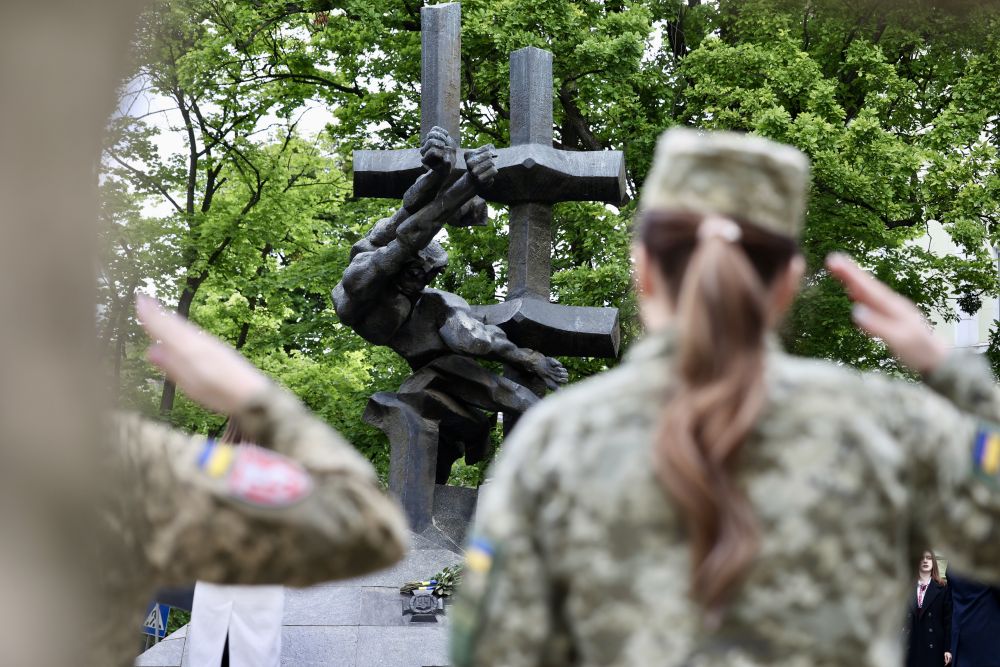 Во Львове вспоминали жертв репрессий СССР — ежегодный День памяти - фото 1