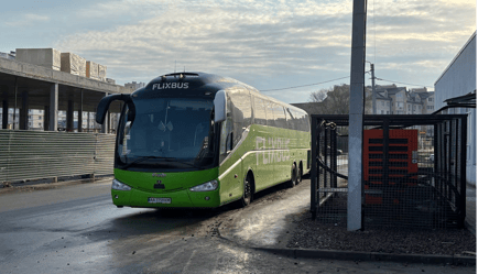 Поездка в Польшу: сколько стоят места в автобусах в апреле - 304x171