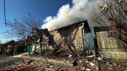 Російські окупанти вдарили по зупинці у Херсоні: є загиблі - 285x160