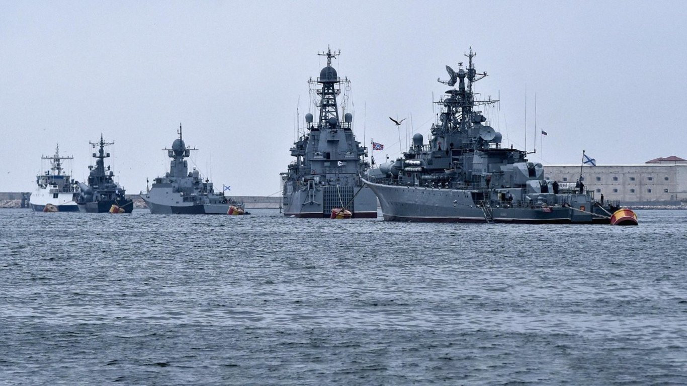 Сколько кораблей РФ на дежурстве