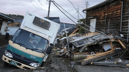 В Японії зросла кількість жертв землетрусу, магістралі перекриті зсувами - 285x160