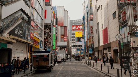 Иностранец назвал три причины, почему Украина лучше Японии - 285x160