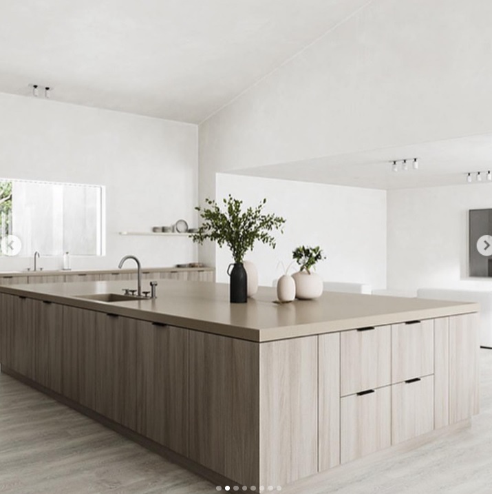 Гостиная Ким Кардашьян вызвала споры — что скрыто в дизайне (фото) - фото 2