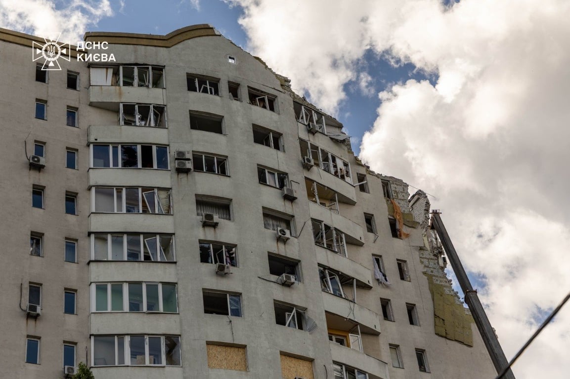 У Києві 31 загиблий і 102 постраждалі: у Дарницькому районі завершили розбір завалів - фото 2