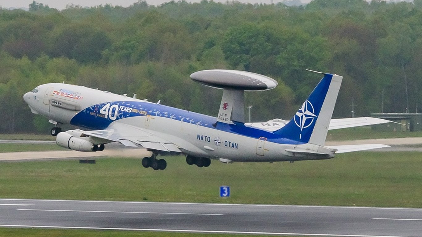 НАТО разместит в Румынии современные самолеты-разведчики AWACS