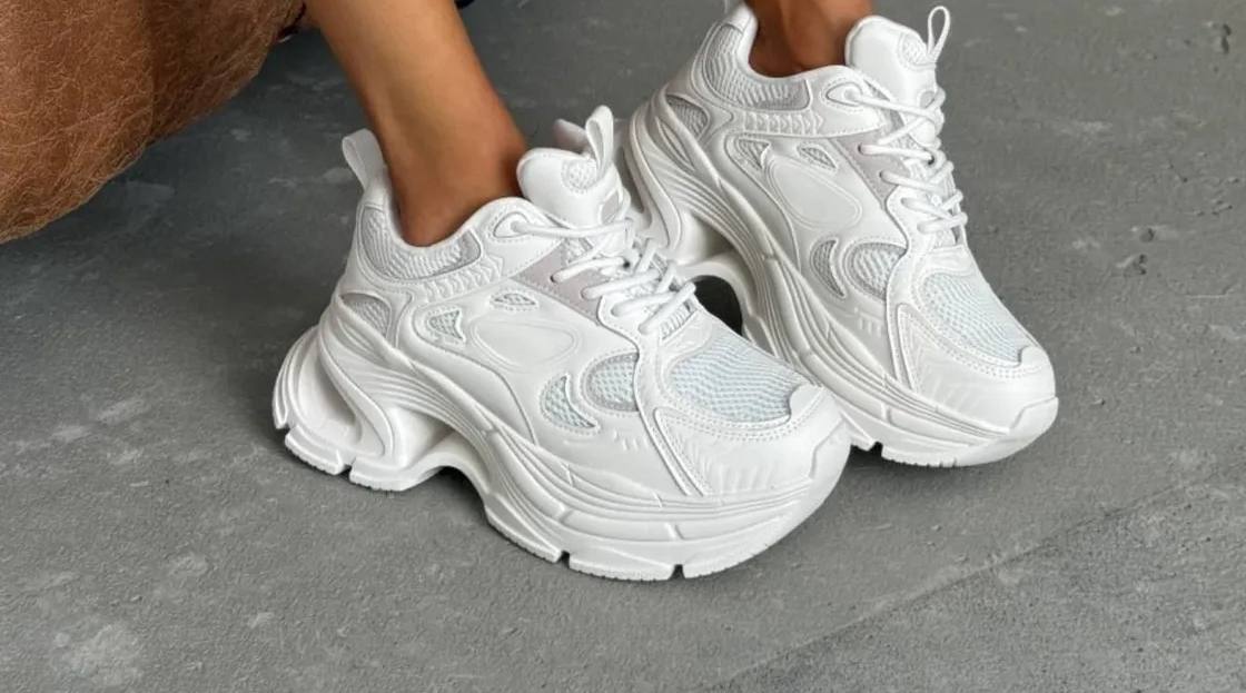 Масивні кросівки стали антитрендом сезону