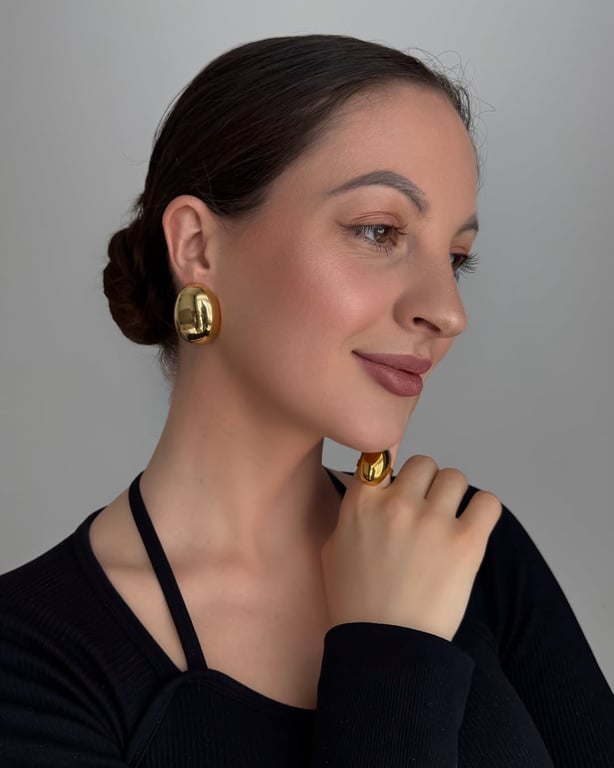 The most fashionable accessories for summer 2025