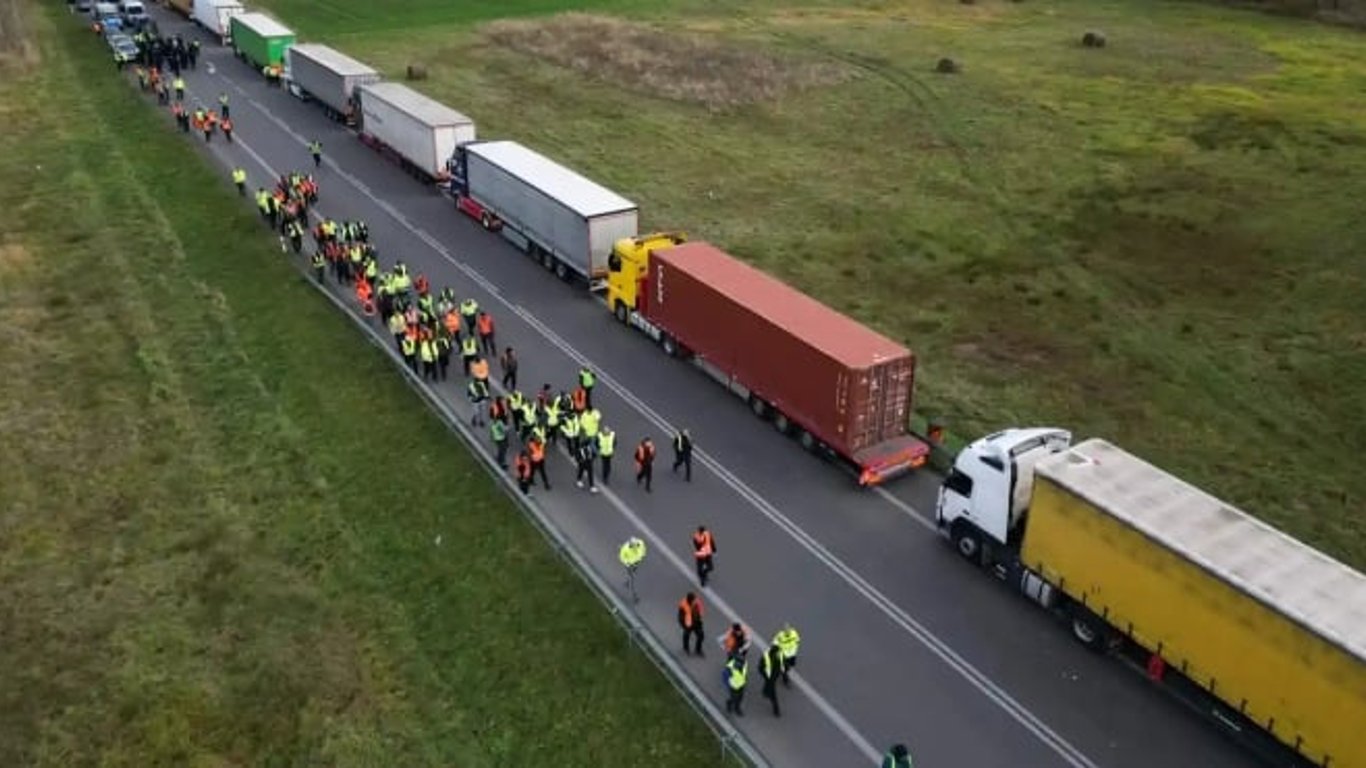 Польские фермеры 5 июня заблокировали КПП Медика - Шегини