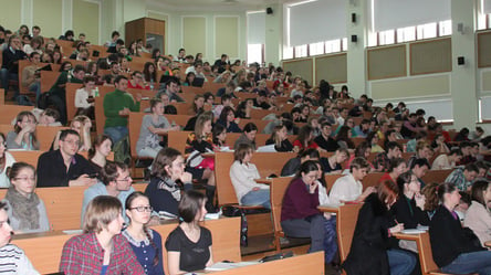 Адвокат уточнив нюанси мобілізації українських студентів закордонних вишів - 285x160