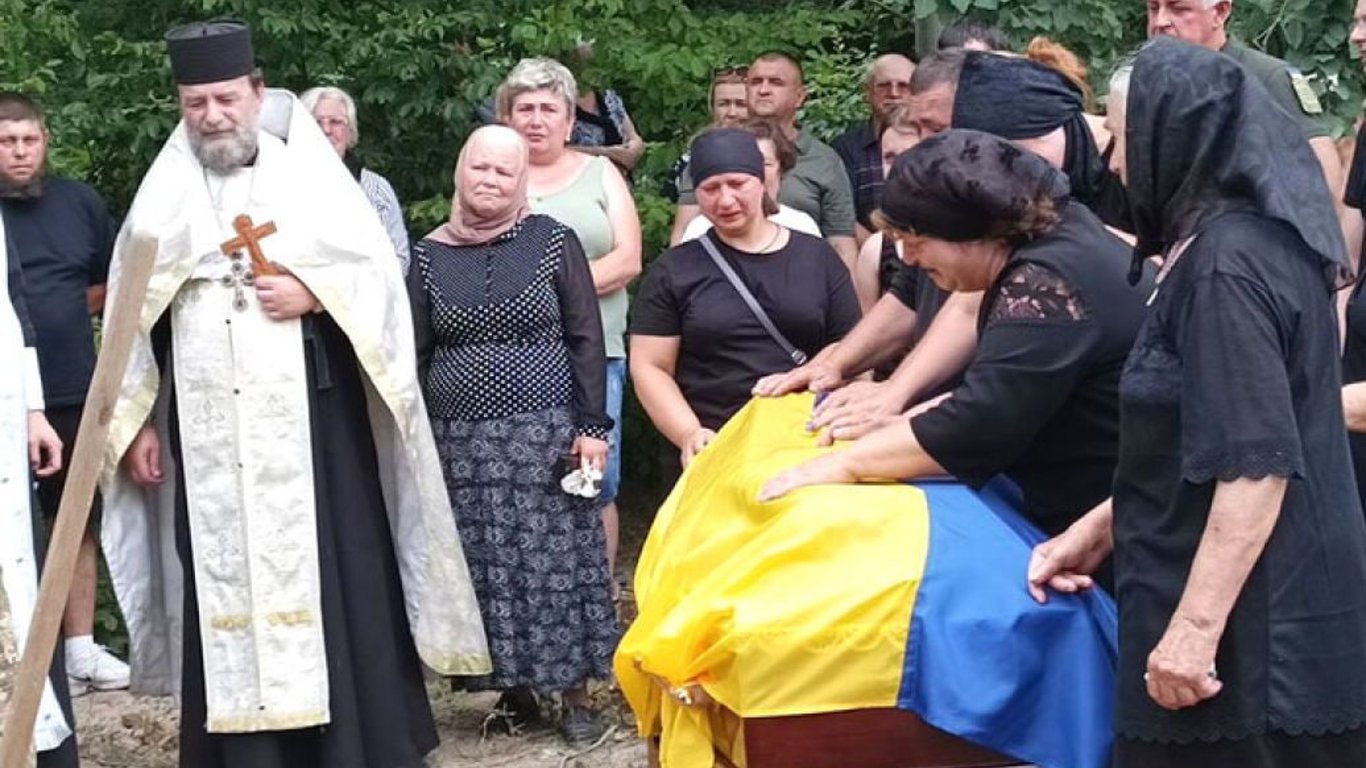 На Буковине священник призвал отдать России Крым и Донбасс на похоронах военного