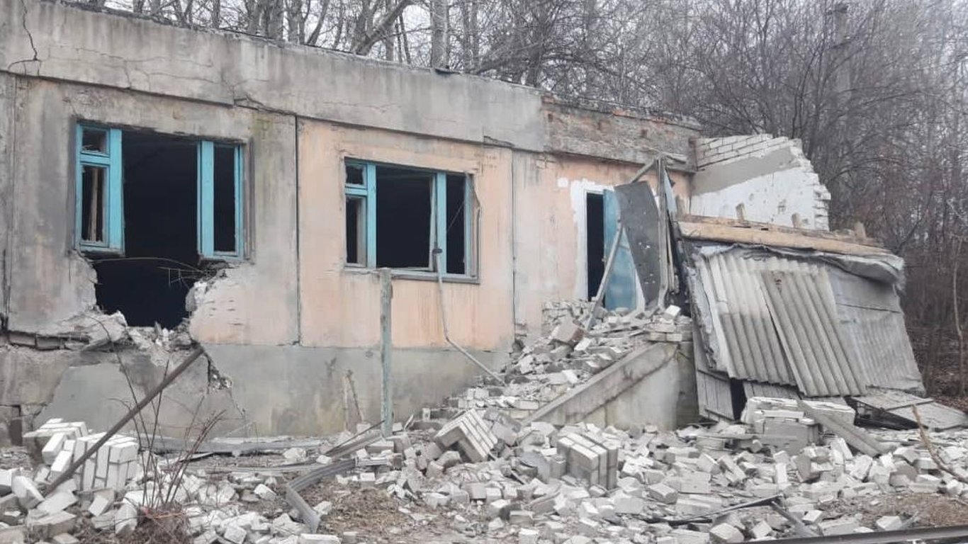 Обстріли Харківщини 22 січня: є влучання у п'ятиповерхівку, обстріляно кладовище