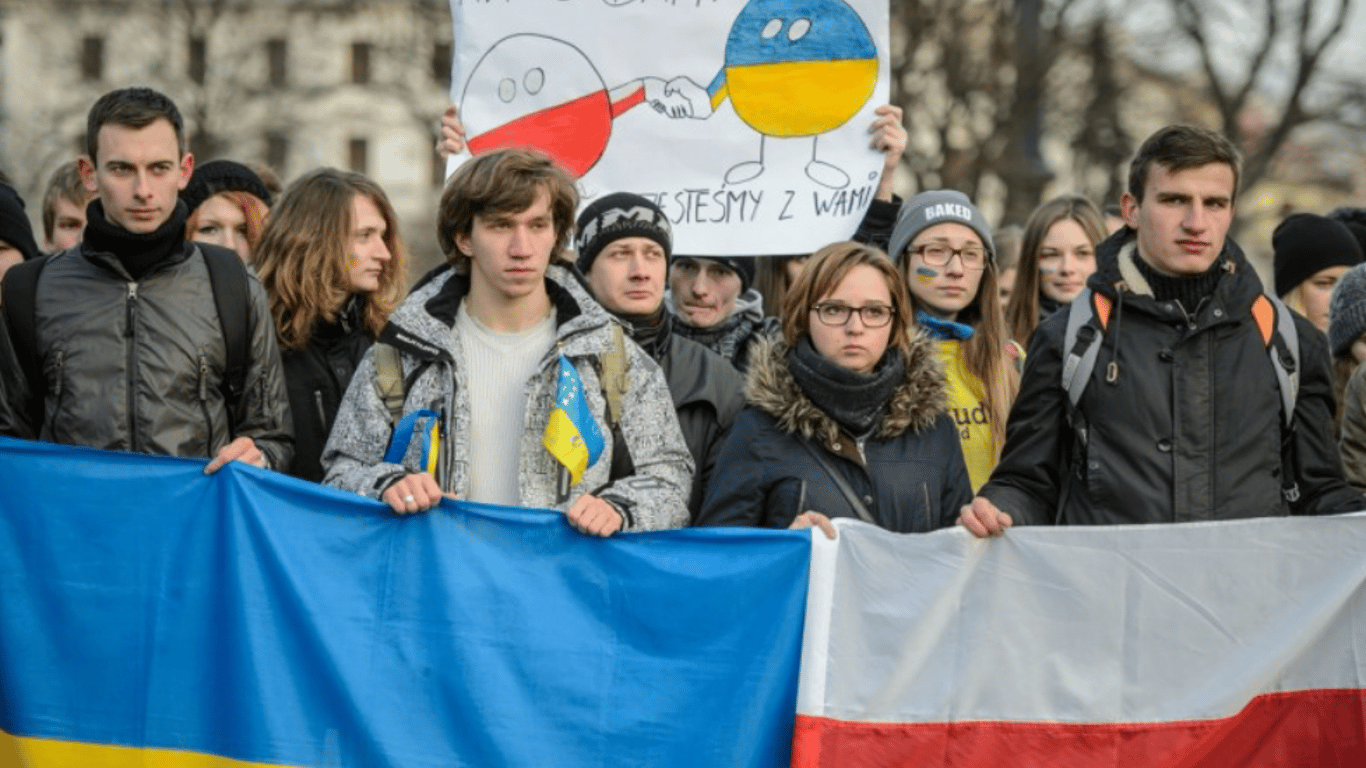 Польща планує змінити правила перебування українських біженців у країні
