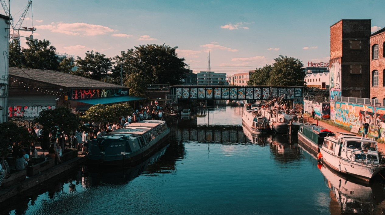 3 місця у Британії, які варто відвідати фанатам Бріджит Джонс - фото 3