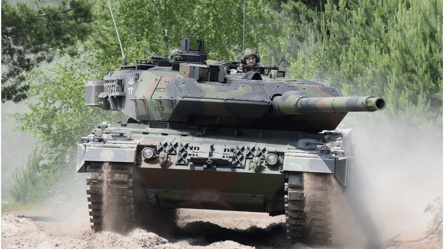 У Німеччині танк, який їхав на військові навчання, відкрив стрілянину на трасі - 285x160