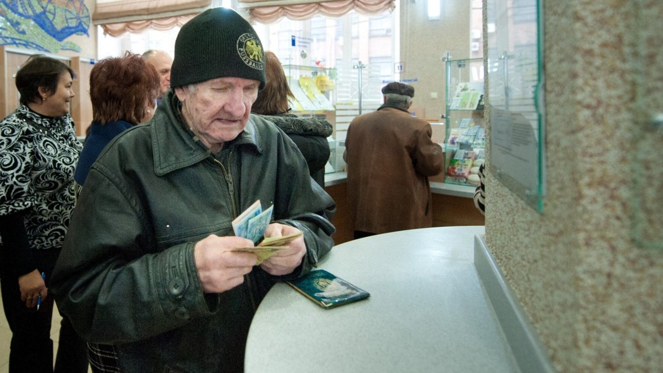 Пенсії в Україні — у ПФУ розповіли про важливий нюанс щодо зарахування стажу