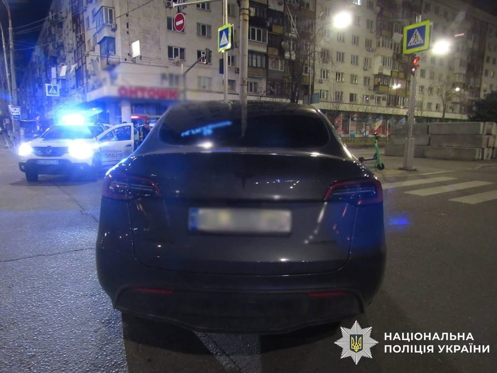 Автомобіль Tesla